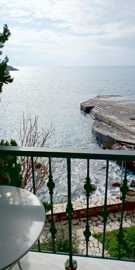 الشقق الفندقية كارداميليفي  Gorgones, Sea-Front, Great View المظهر الخارجي الصورة
