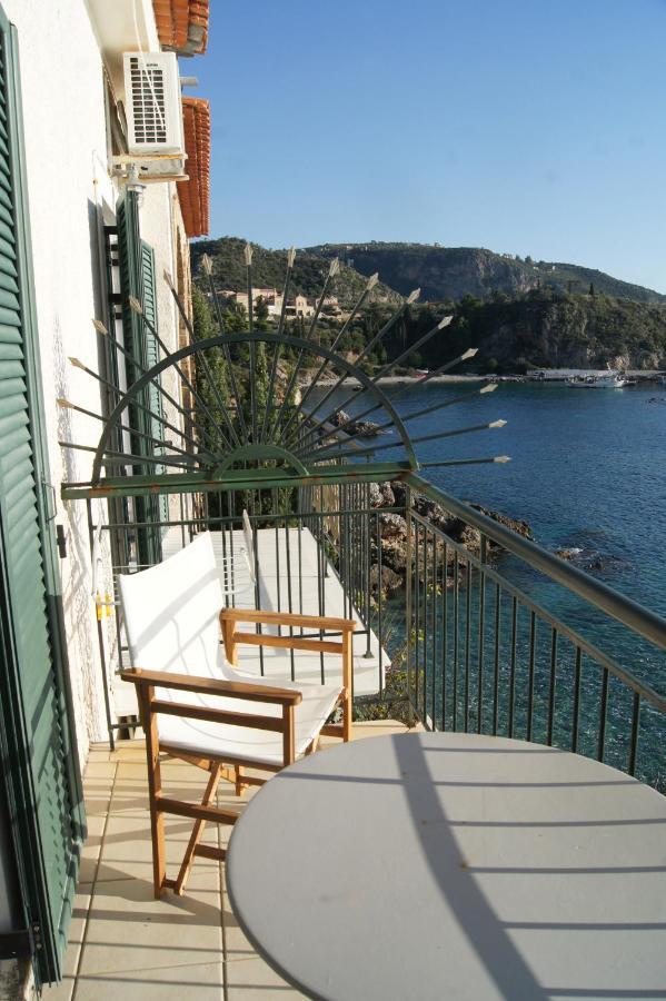 الشقق الفندقية كارداميليفي  Gorgones, Sea-Front, Great View المظهر الخارجي الصورة
