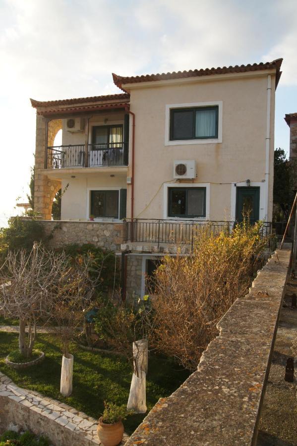 الشقق الفندقية كارداميليفي  Gorgones, Sea-Front, Great View المظهر الخارجي الصورة